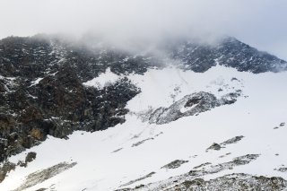 Un alpiniste allemand de 52 ans a fait une chute mortelle mercredi au Lagginhorn (archives). KEYSTONE/JEAN-CHRISTOPHE BOTT
